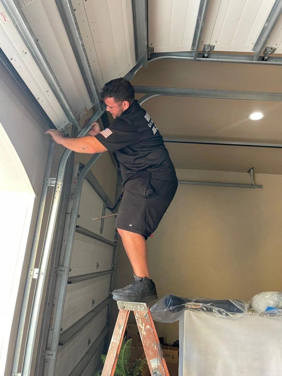 Garage door repair work, gallery photo 1